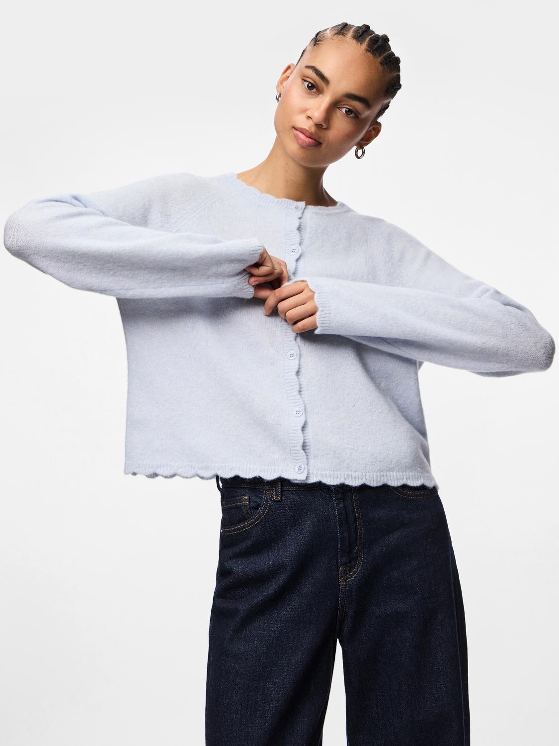 model_shot-front
